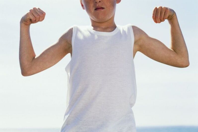 Adolescente sévère et hypertrophie du pénis à 14 ans